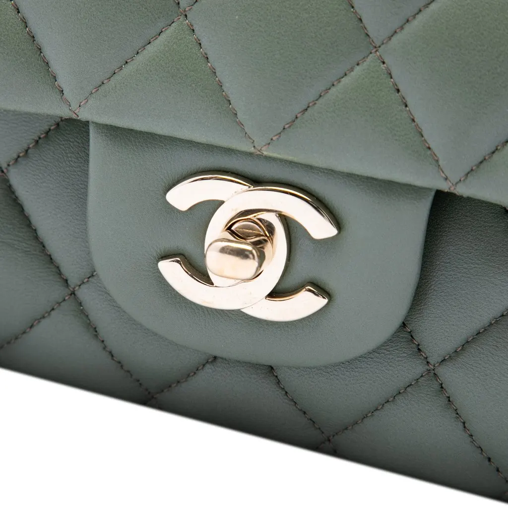 Chanel Medium Classic Lambskin Double Flap Green Leather Very good - Box View