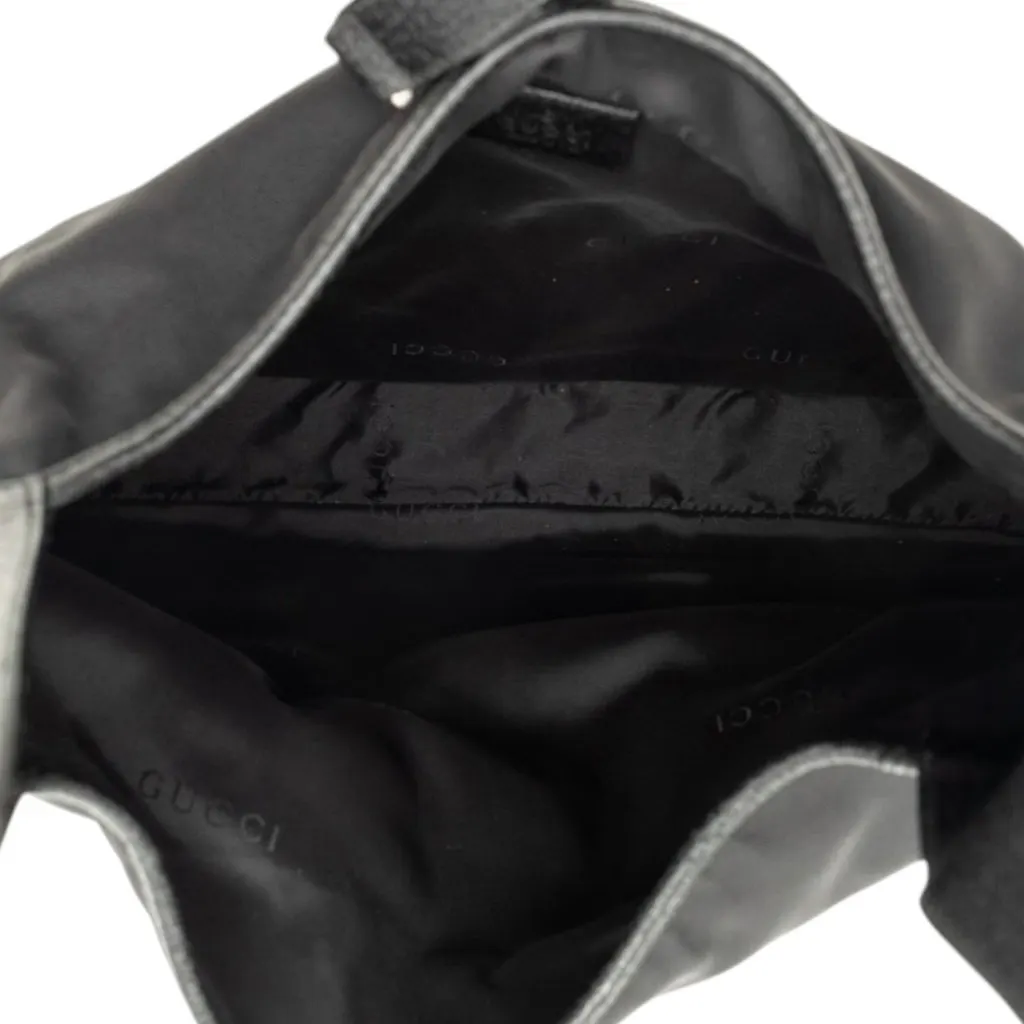 Gucci Nylon Jackie Shoulder Bag Black Very good - Model View