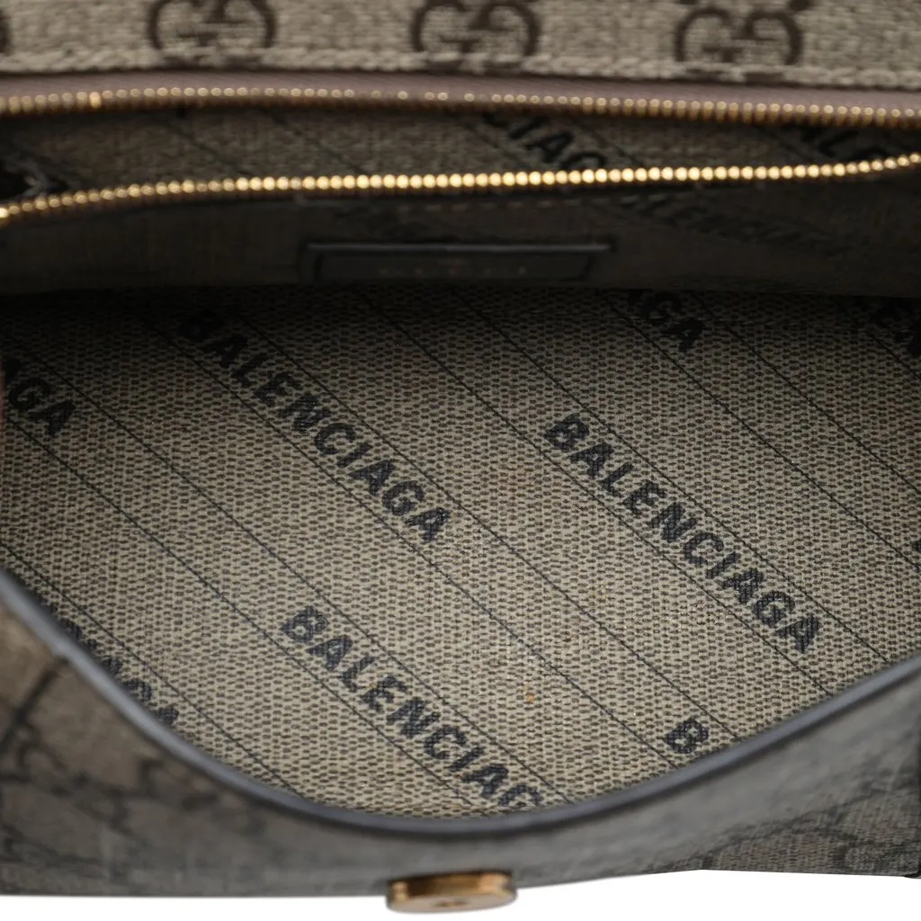 Gucci Small The Hacker Project GG Supreme Hourglass Satchel Beige Very good - Model View