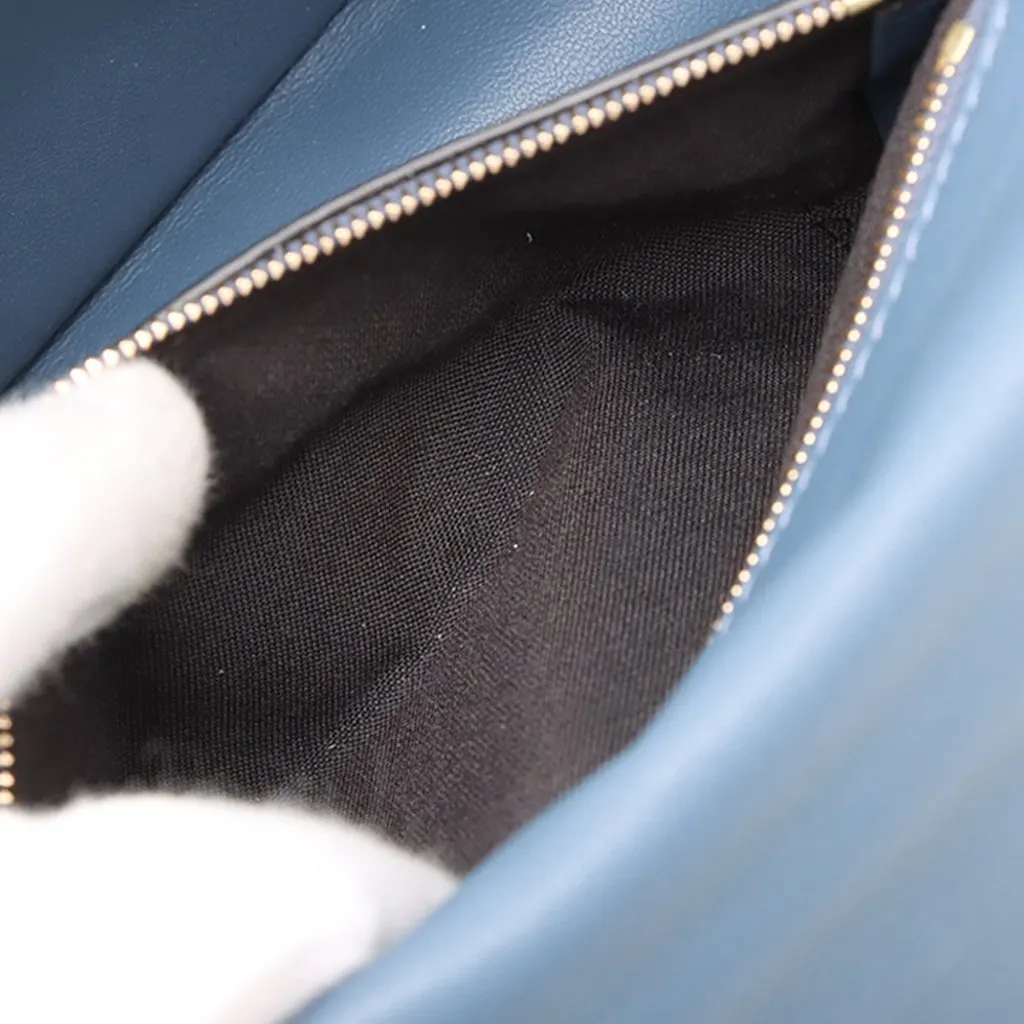 Fendi Small FF Nappa Embossed Chain Midi Baguette Blue Leather Very good - Box View