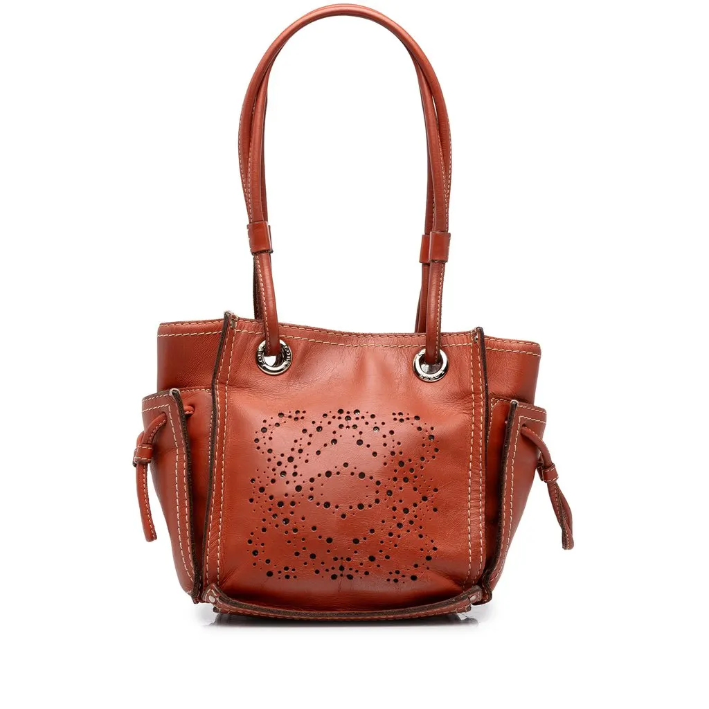 Loewe جلد Perforated Anagram Punching حقيبة توت