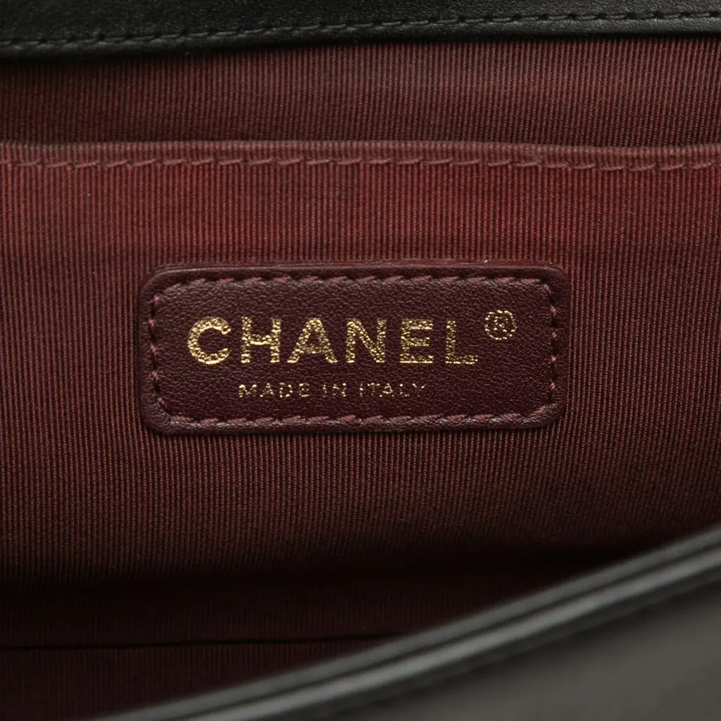 Chanel Old Medium Chevron Mixed Leather Boy Flap Black Leather Very good - Box View