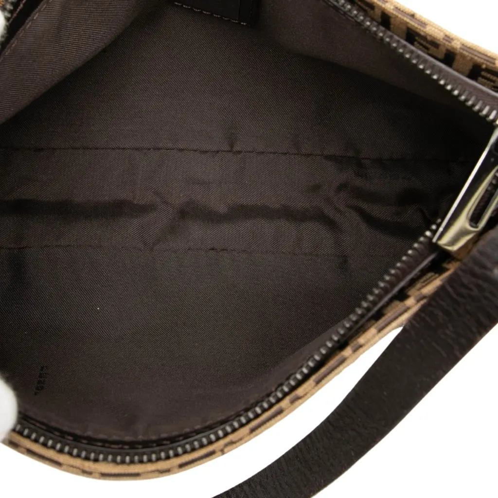 Fendi Zucchino Canvas Pochette Beige Very good - Model View