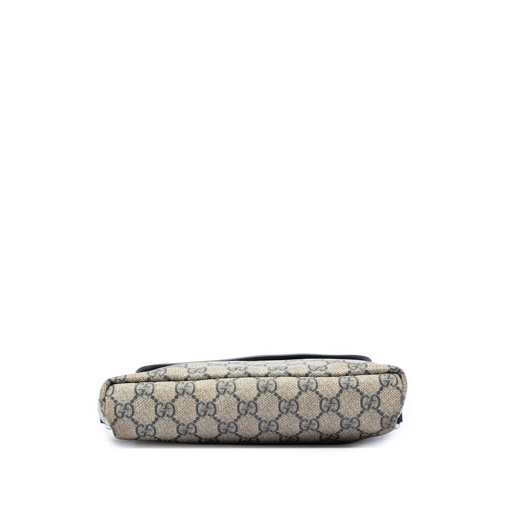 Gucci GG Supreme Crossbody Beige Very good - Inside View