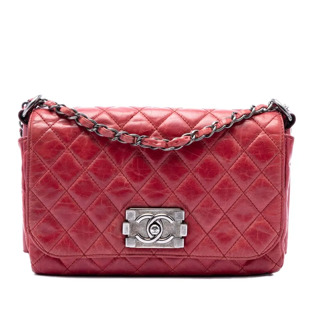 Chanel Quilted Glazed Calfskin Soft Boy Flap Red Leather Very good - Front View