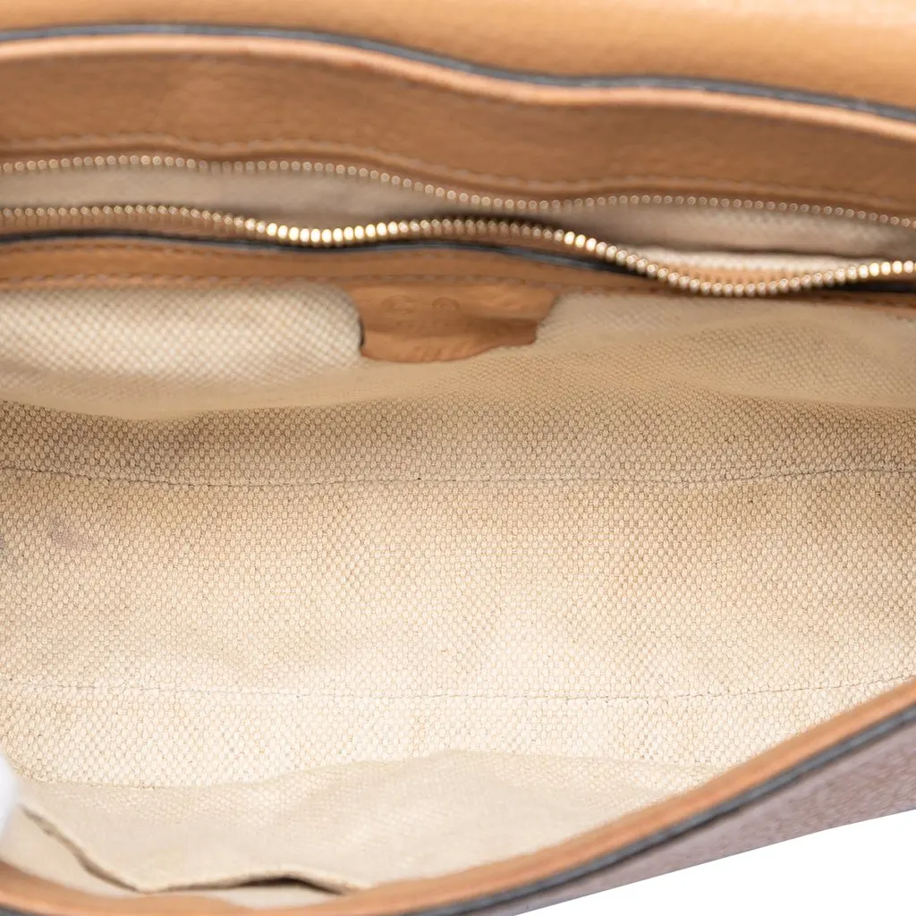 Gucci Medium Calfskin Soho Chain Flap Crossbody Brown Leather Very good - Model View
