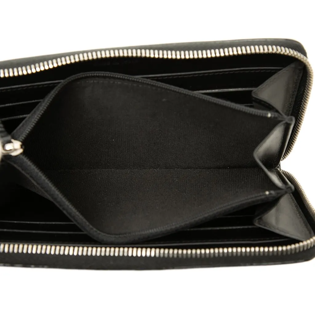 Chanel CC Caviar and Patent Zip Around Long Wallet Black Leather Very good - Model View
