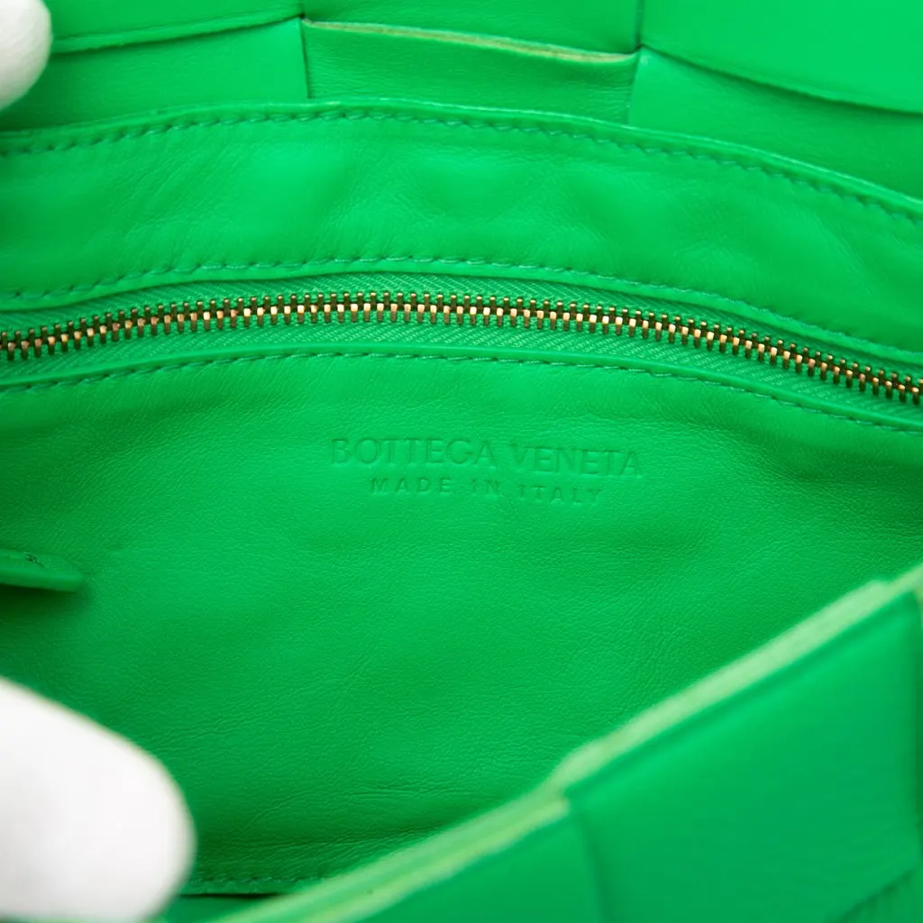 Bottega Veneta Grained Calfskin Intrecciato Cassette Crossbody Green Leather Very good - Box View