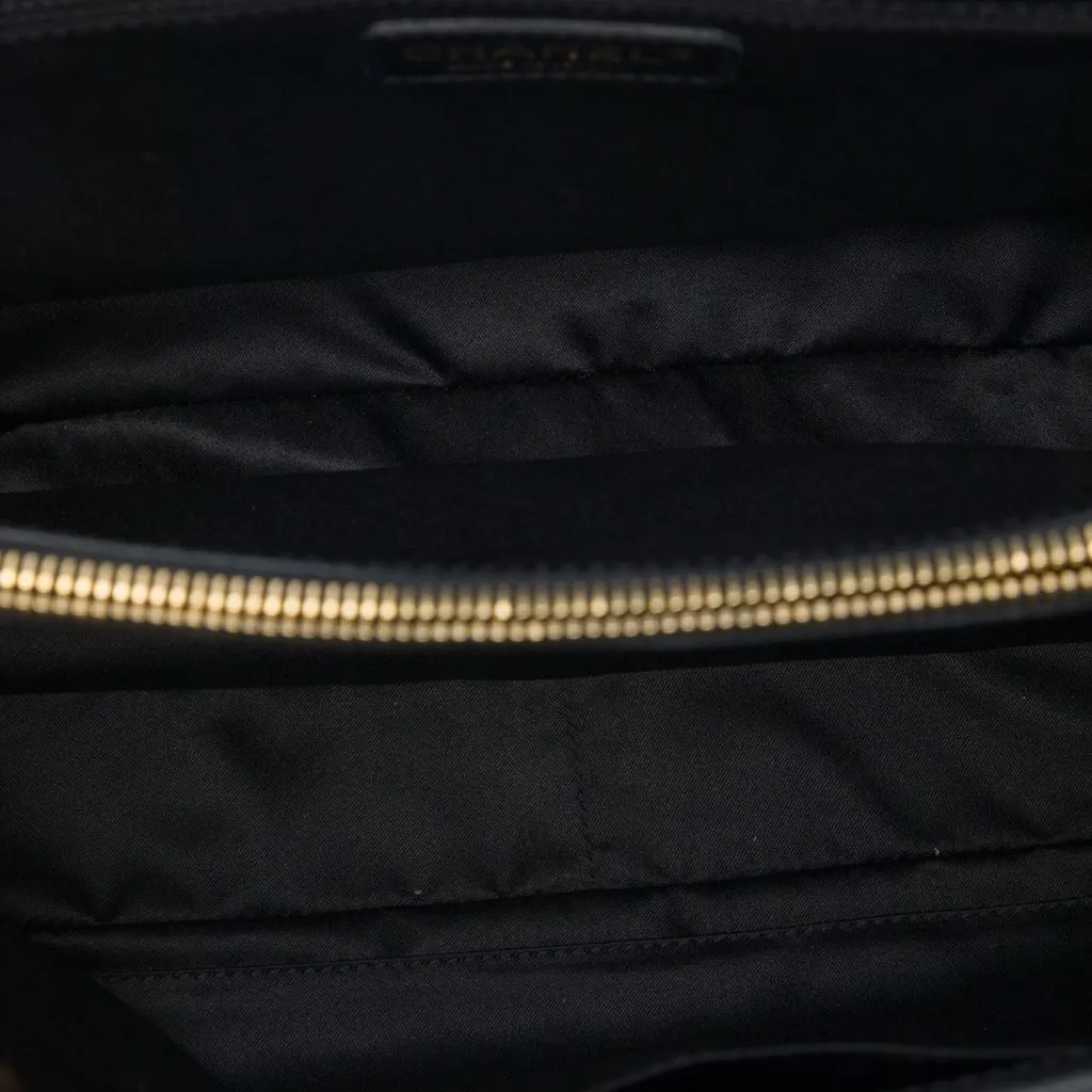 Chanel Caviar Grand Shopping Tote Black Leather Very good - Model View