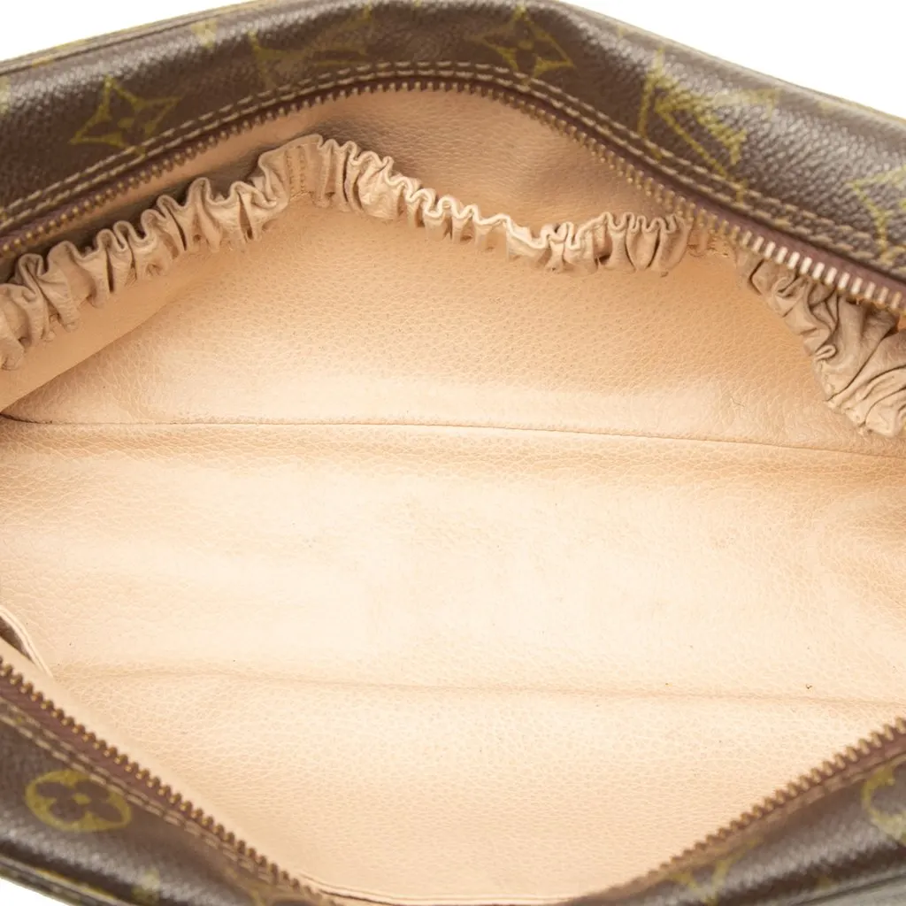 Louis Vuitton Monogram Trousse Toilette 28 Brown Canvas Very good - Model View