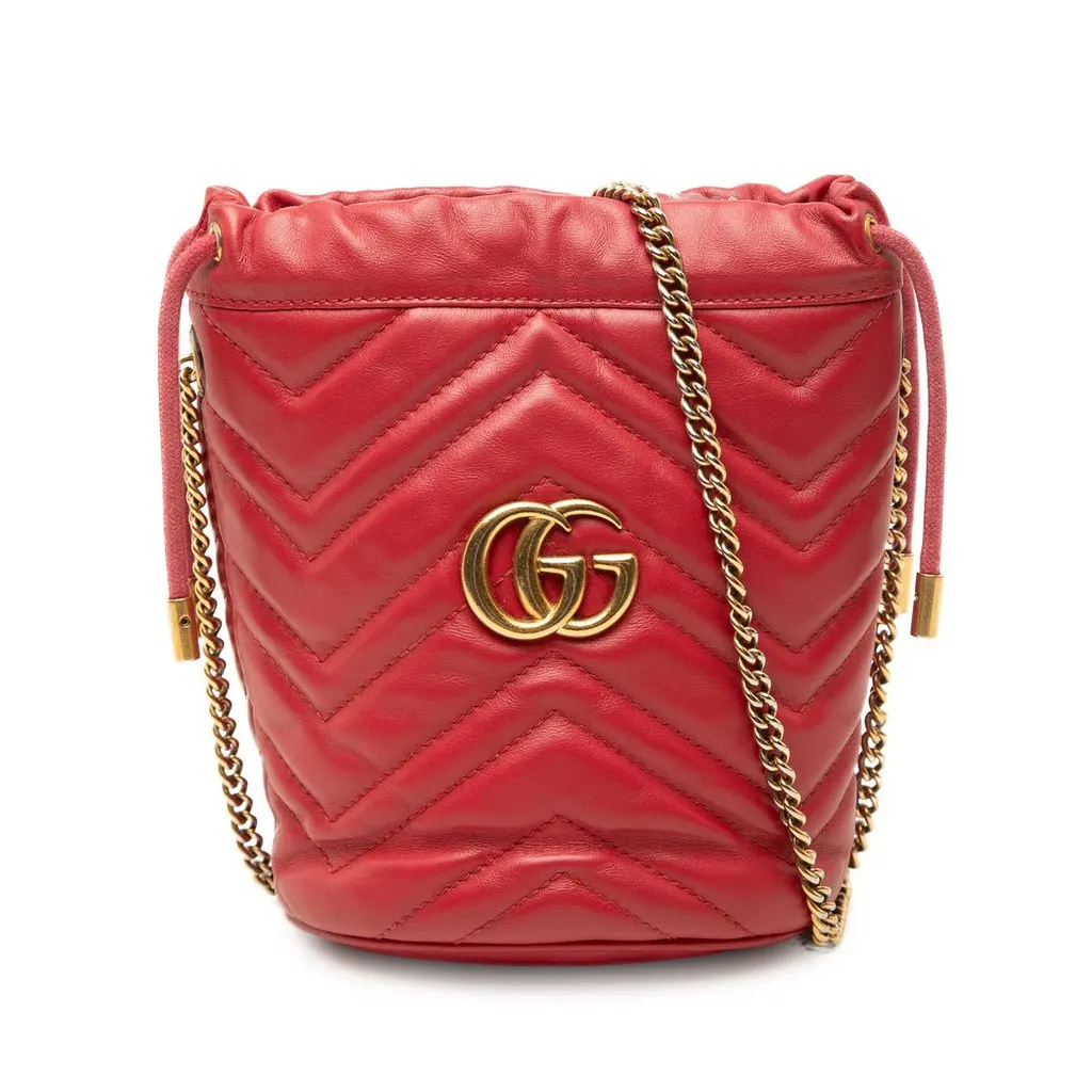 Gucci Small GG Marmont Matelasse Calfskin Bucket Bag Red Leather Very good - Front View
