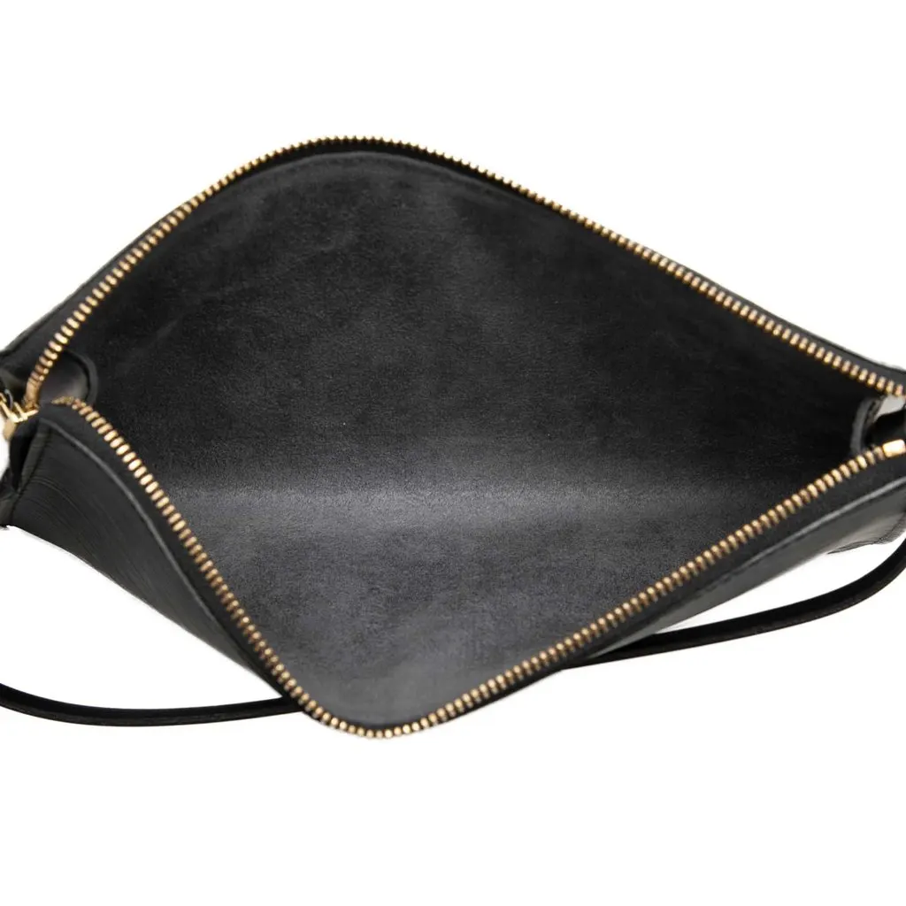 Louis Vuitton Epi Pochette Accessoires Black Leather Very good - Model View