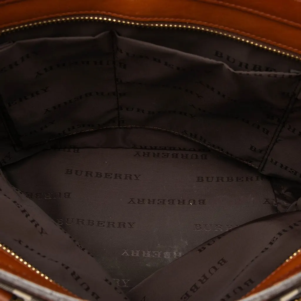 Burberry Haymarket Check Canvas Tote Beige Very good - Model View