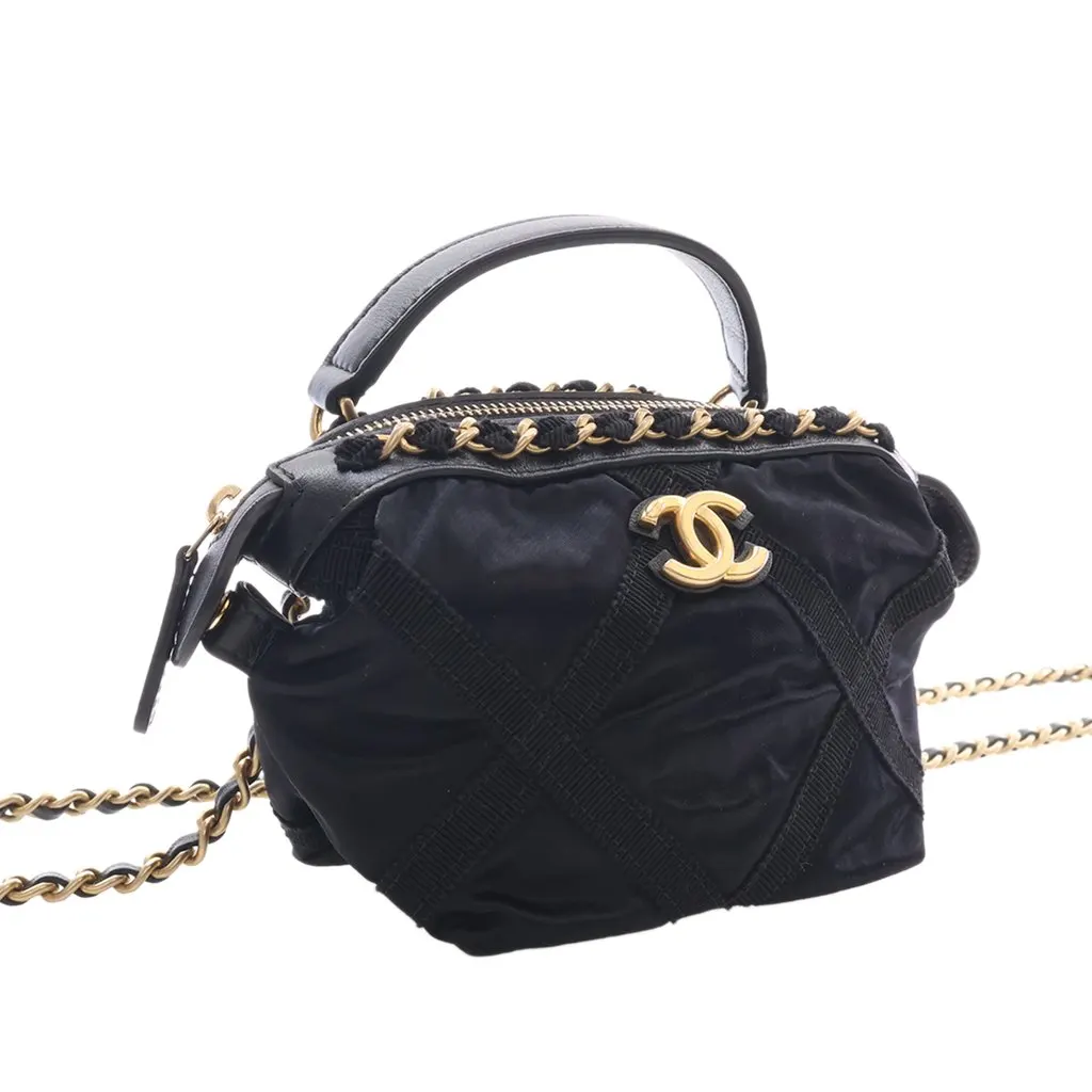 Chanel Nylon Grosgrain Lifestyle Clutch with Chain Black Very good - Model View