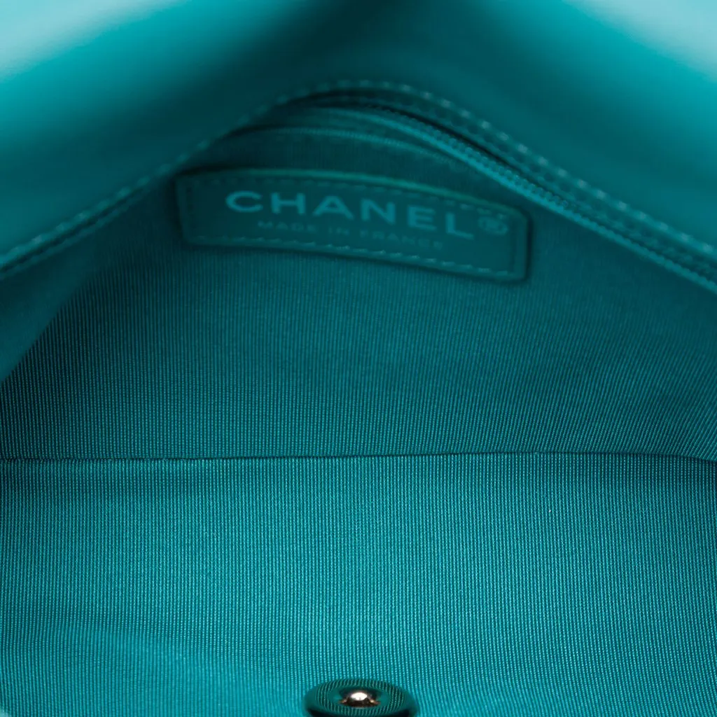 Chanel Small Quilted Crumpled Calfskin Bi Vintage Full Flap Blue Leather Very good - Model View