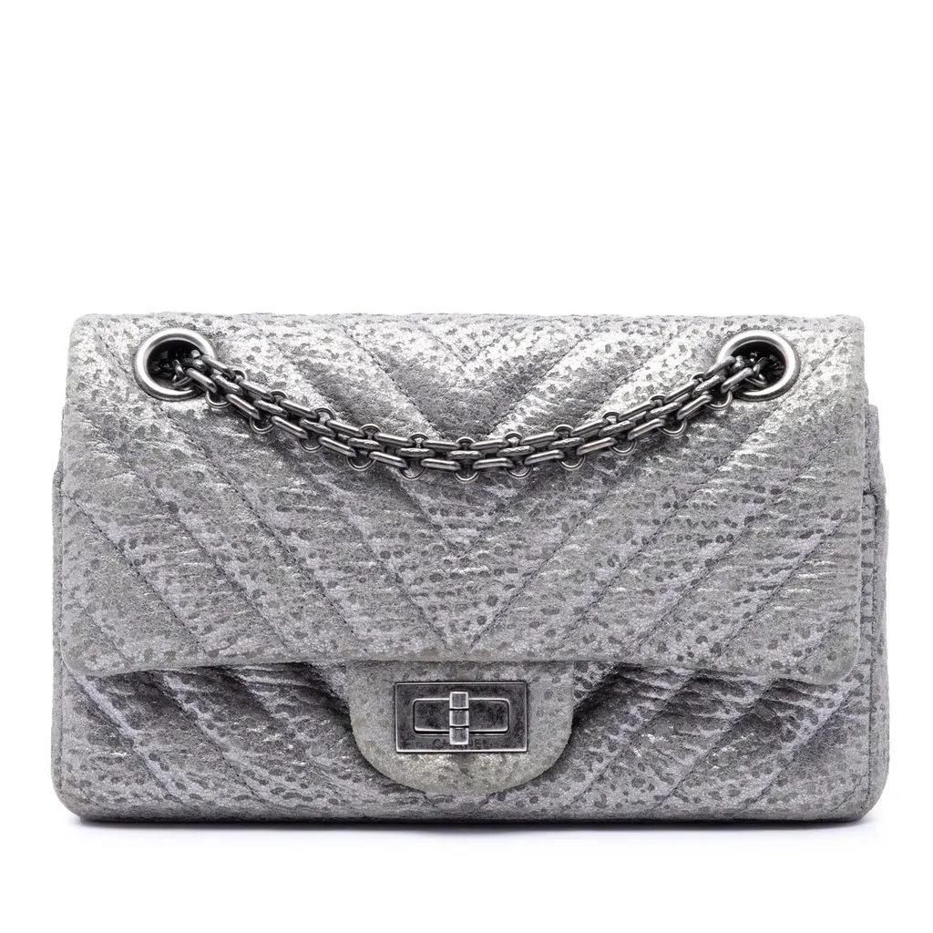 Chanel Chevron Metallic Textured Calfskin Reissue 2.55 Double Flap 224 Silver Leather Very good - Front View