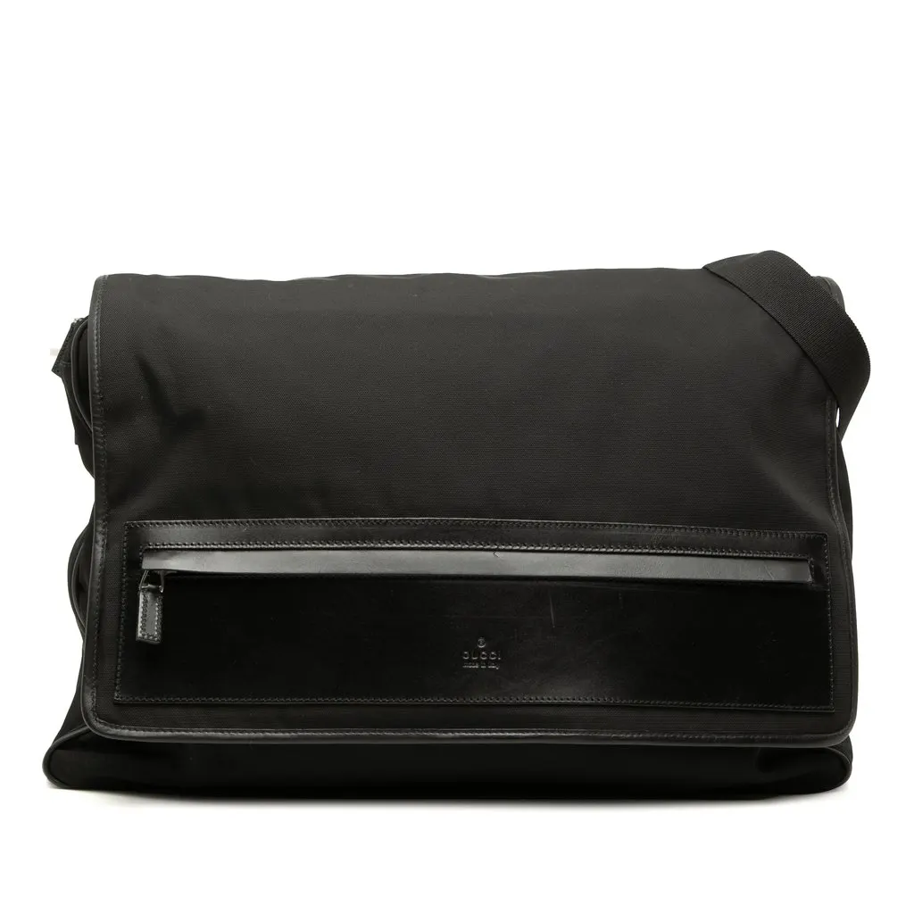Gucci Nylon Messenger Bag Black Very good - Front View