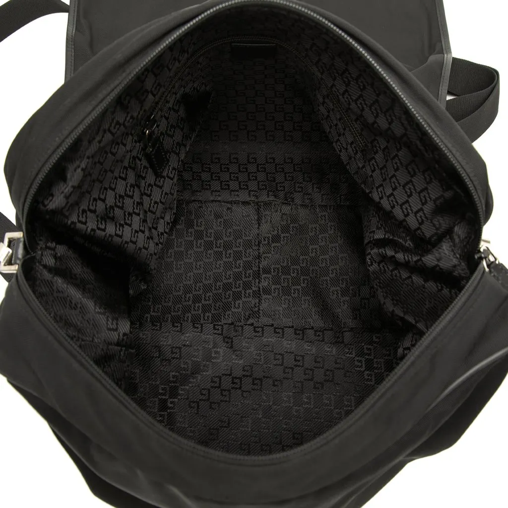 Gucci Nylon Messenger Bag Black Very good - Model View