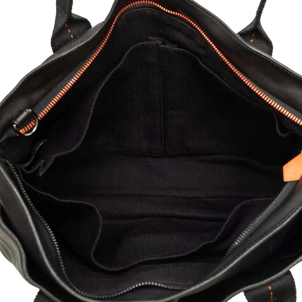 Hermès Derma Caravan Horizontal MM Black Leather Good - Model View