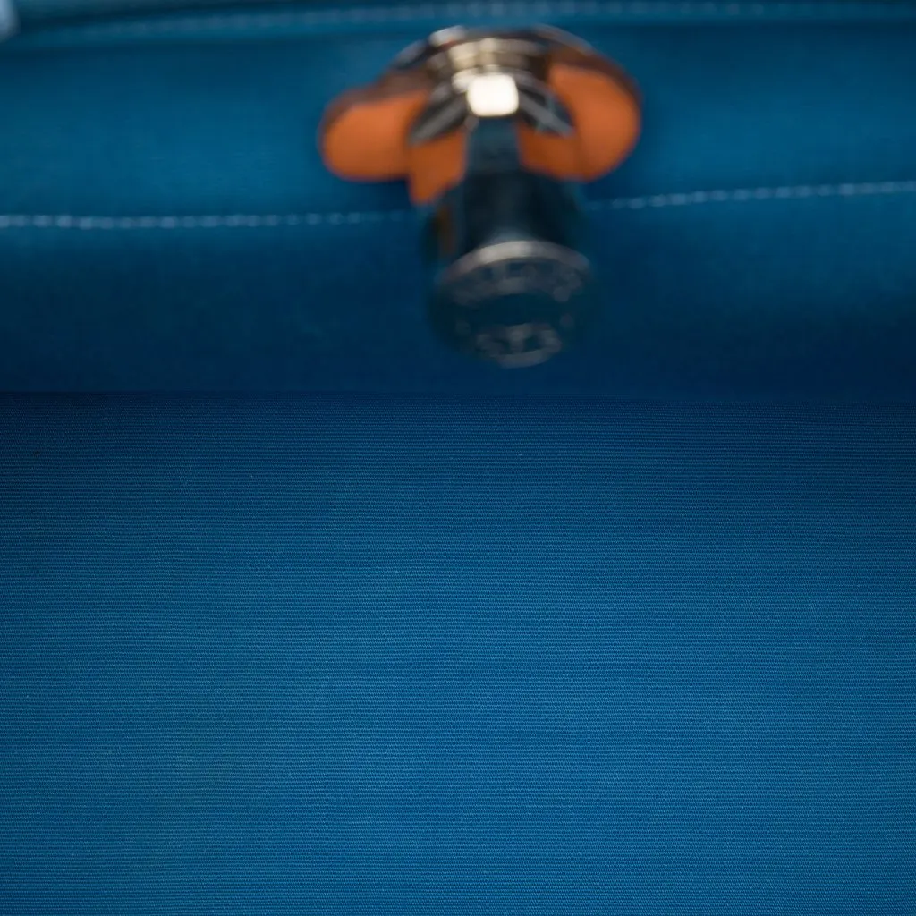 Hermès Toile Herbag Zip 31 Blue Very good - Model View