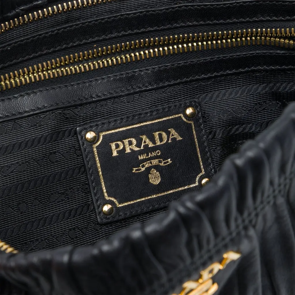 Prada Nappa Gaufre Clutch Black Leather Very good - Box View
