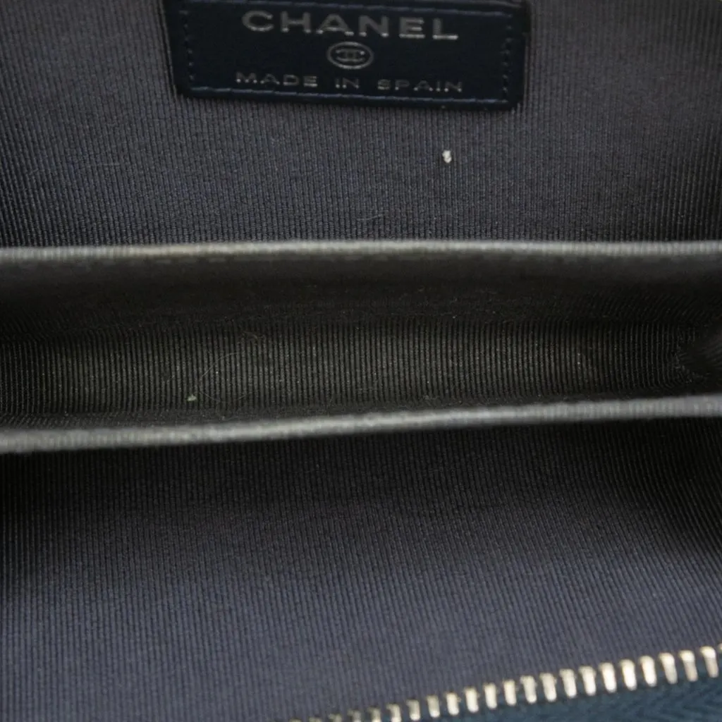 Chanel CC Quilted Caviar Zip Coin Purse Blue Leather Very good - Model View