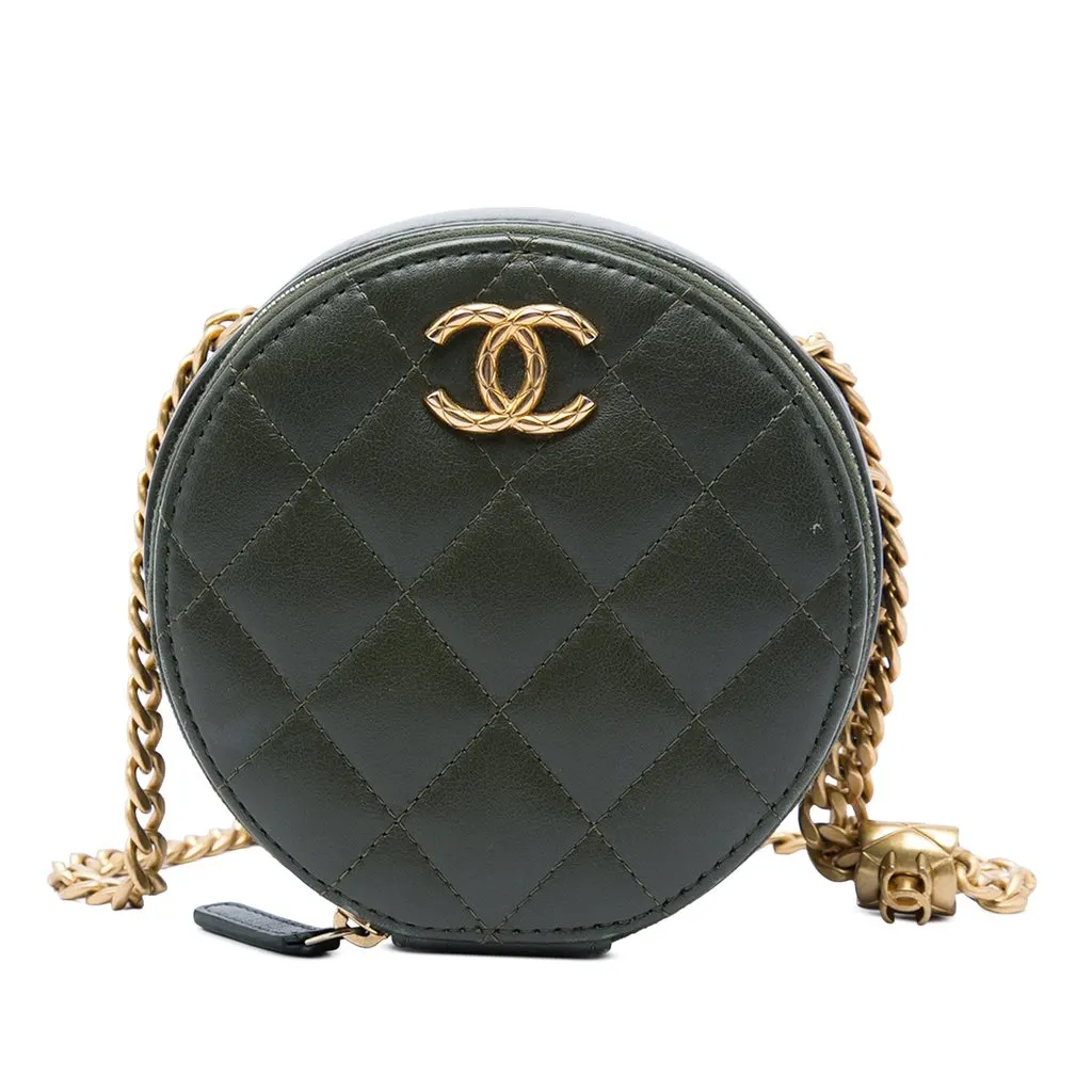 Chanel CC Quilted Lambskin Round Clutch with Chain Green Leather Very good - Front View