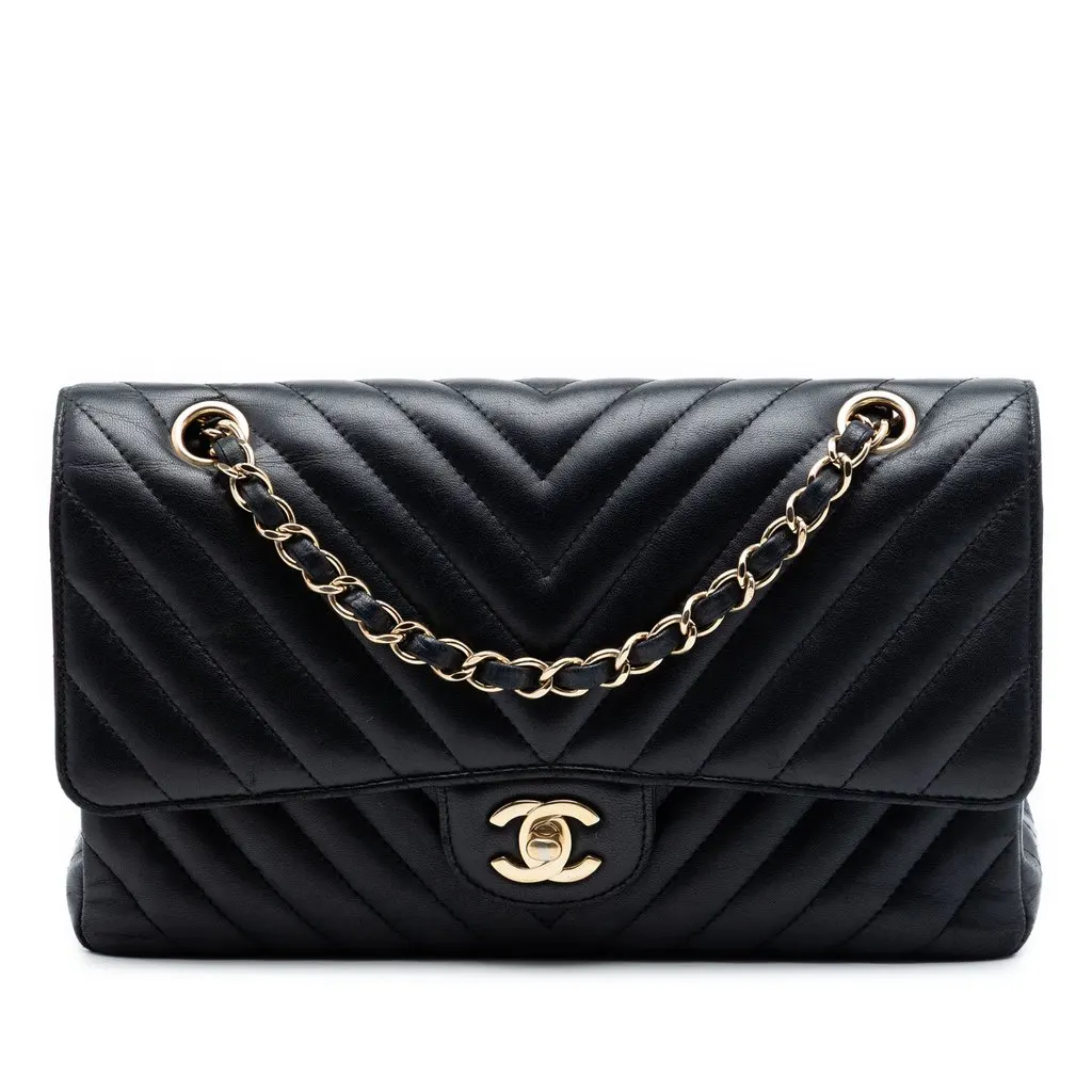 Chanel Medium Classic Chevron Lambskin Double Flap Black Leather Very good - Front View