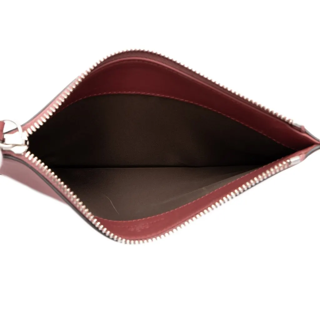 Gucci GG Supreme Blooms Clutch Pink Canvas Never worn - Model View
