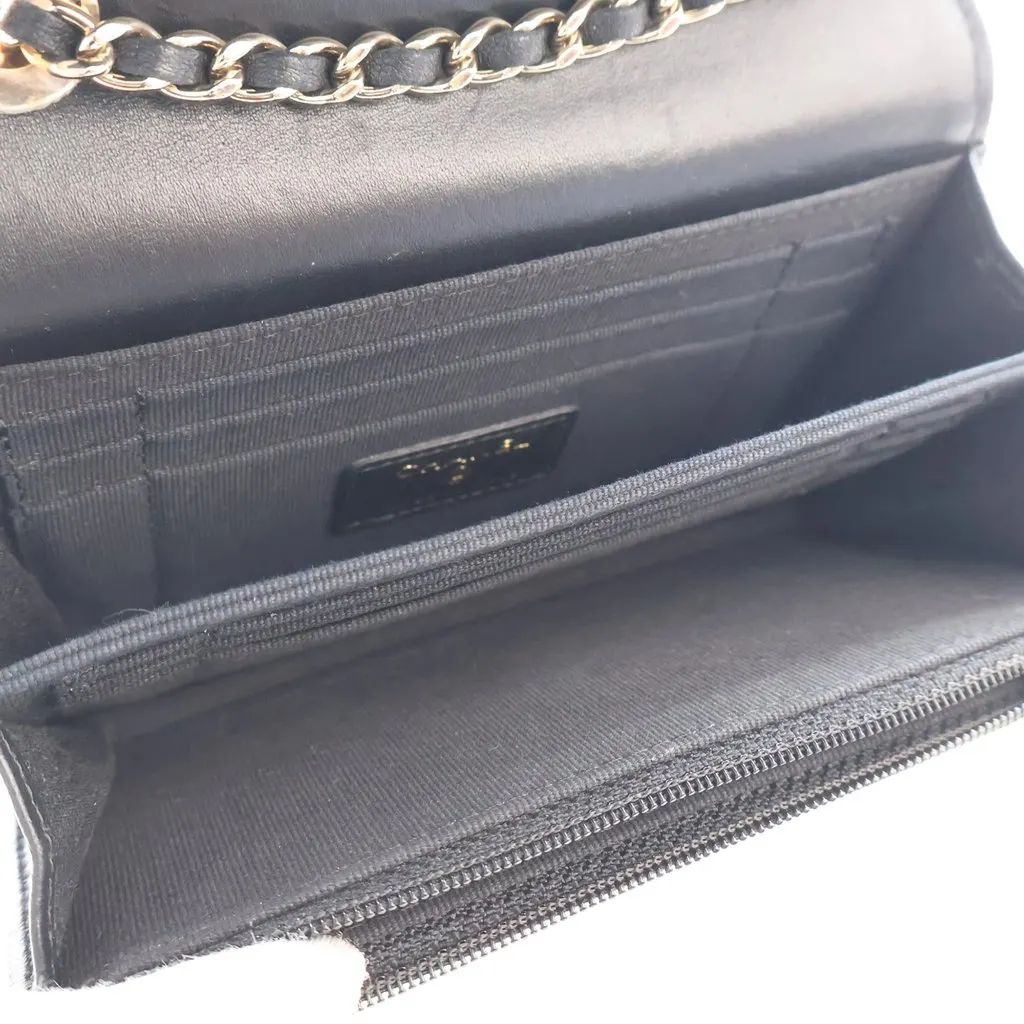 Chanel Mini Quilted Lambskin Trendy CC Wallet On Chain Black Leather Very good - Model View