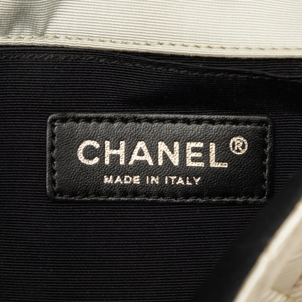 Chanel Small Tricolor Quilted Jersey Reissue 2.55 East West Flap White Cotton Good - Box View
