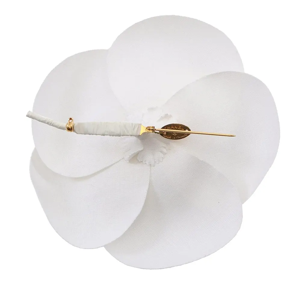Chanel Canvas Camellia Brooch White Very good - Back View