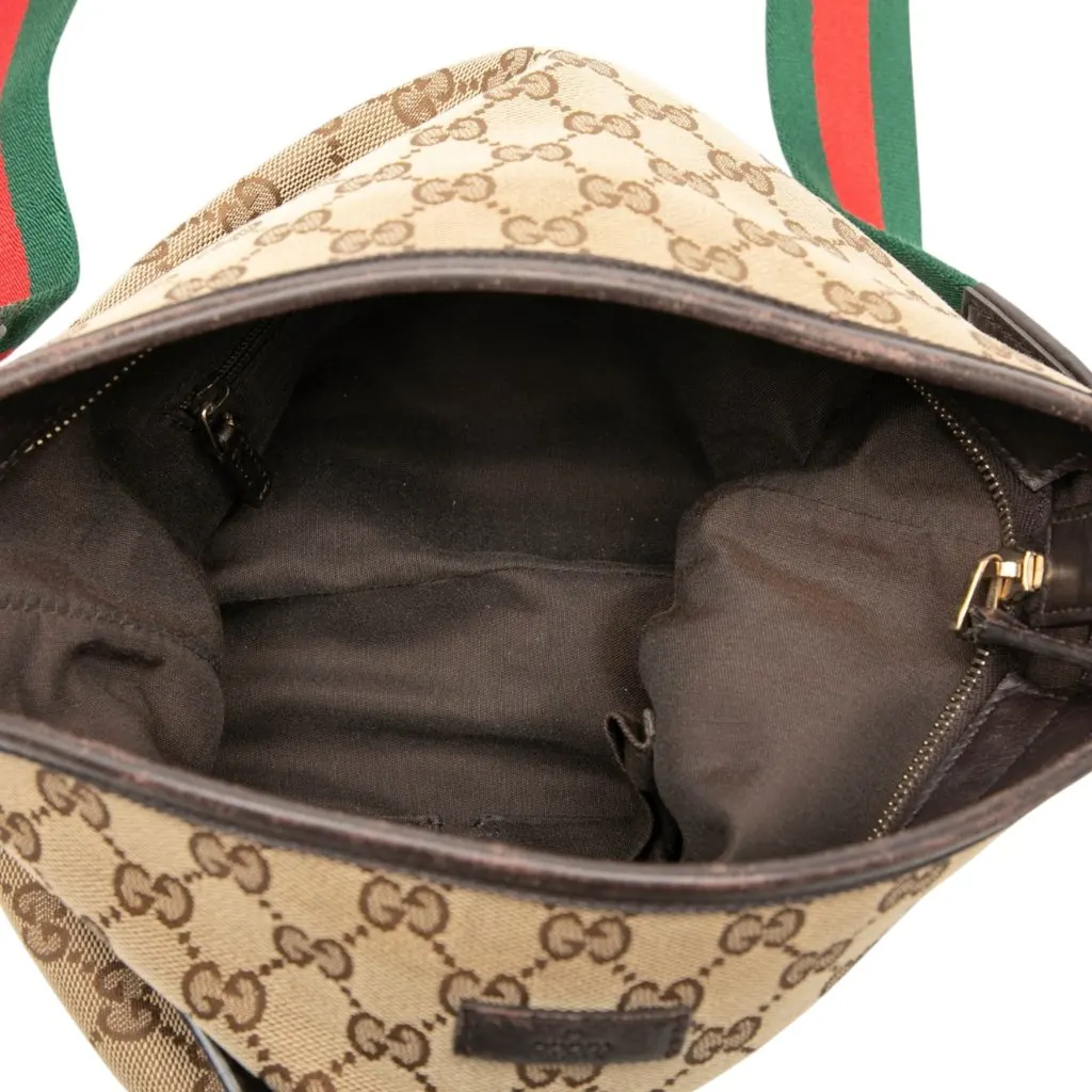 Gucci GG Canvas Web Crossbody Beige Very good - Model View