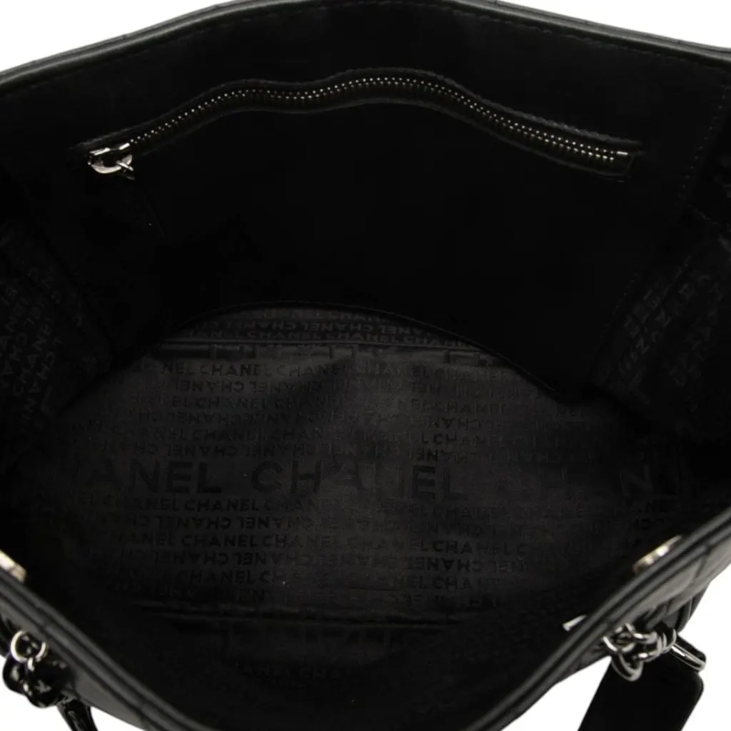 Chanel CC Choco Bar Lambskin Camellia No 5 Tote Black Leather Very good - Model View