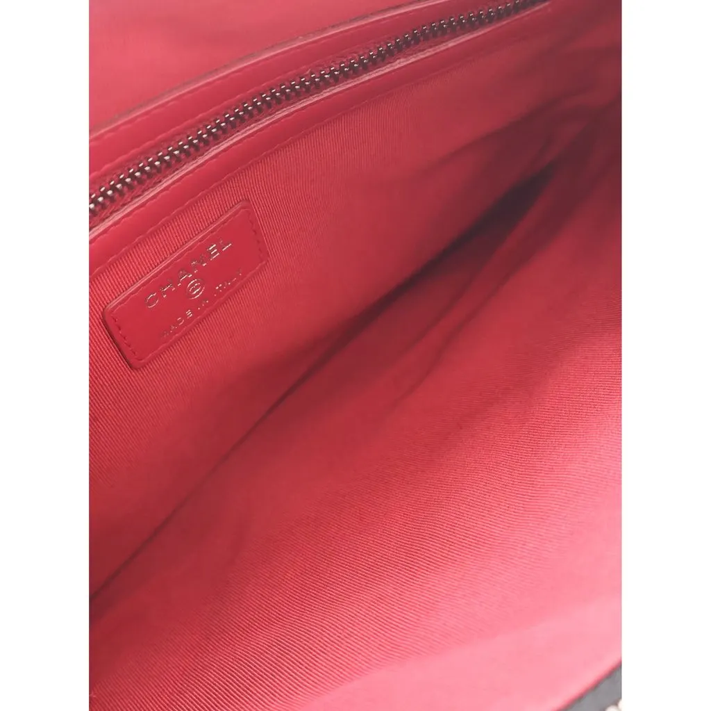 Chanel Medium Quilted Aged Calfskin Gabrielle O Case Clutch Black Leather Very good - Model View