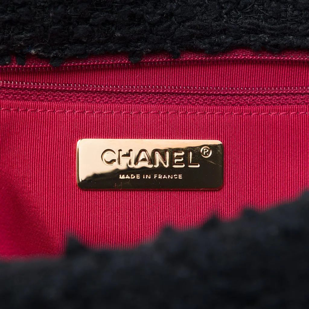 Chanel Maxi Tweed 19 Flap Black Very good - Box View
