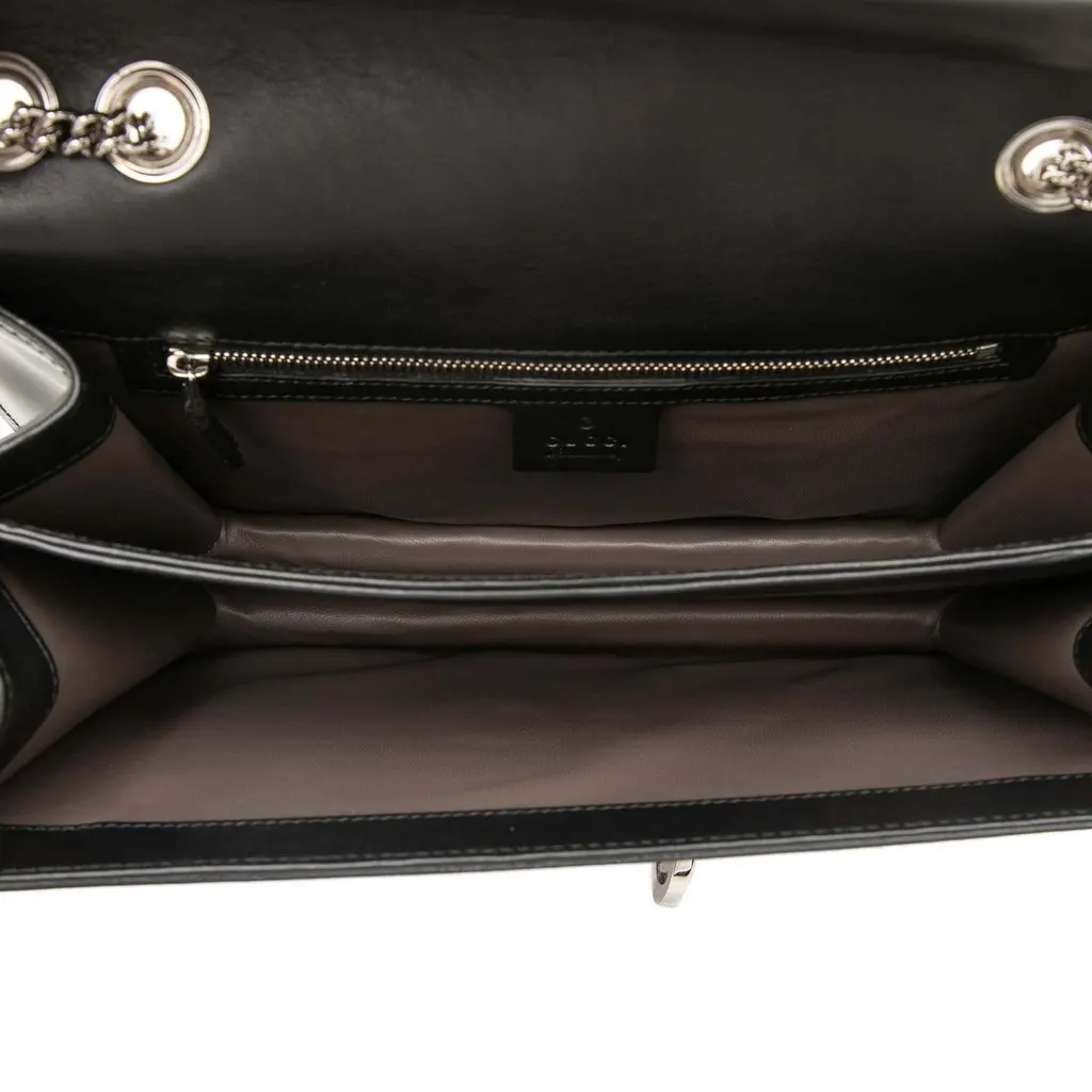 Gucci Medium Patent Interlocking G Crossbody Black Leather Very good - Model View