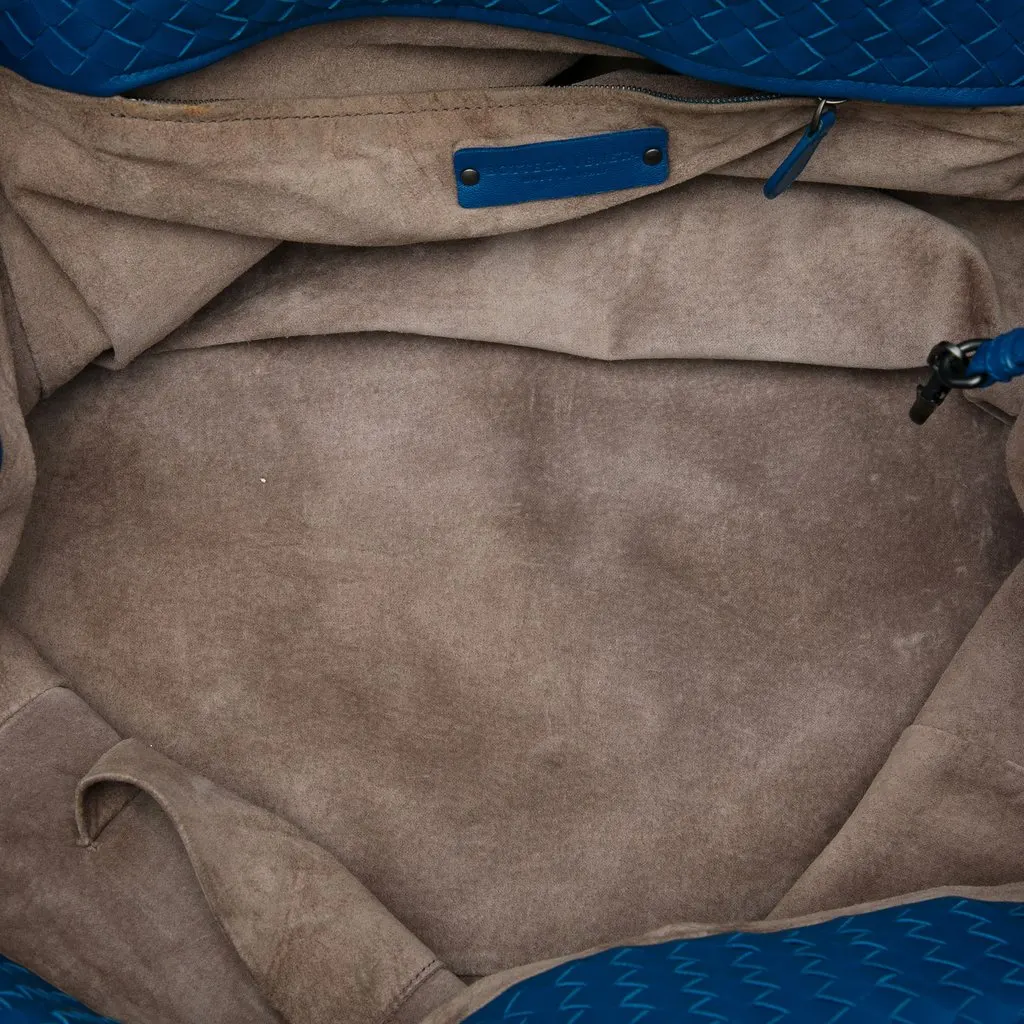 Bottega Veneta Large Nappa Intrecciato Cesta Tote Blue Leather Good - Model View