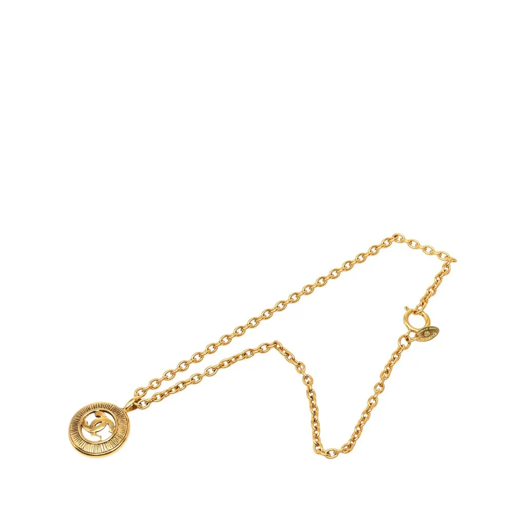 Chanel CC Gold Plated Round Pendant Necklace Gold Metal Very good - Front View