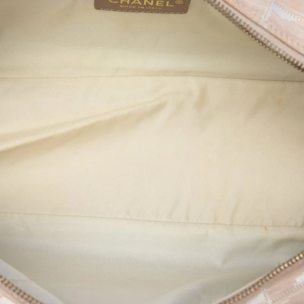 Chanel New Travel Line Nylon Handbag Beige Very good - Model View