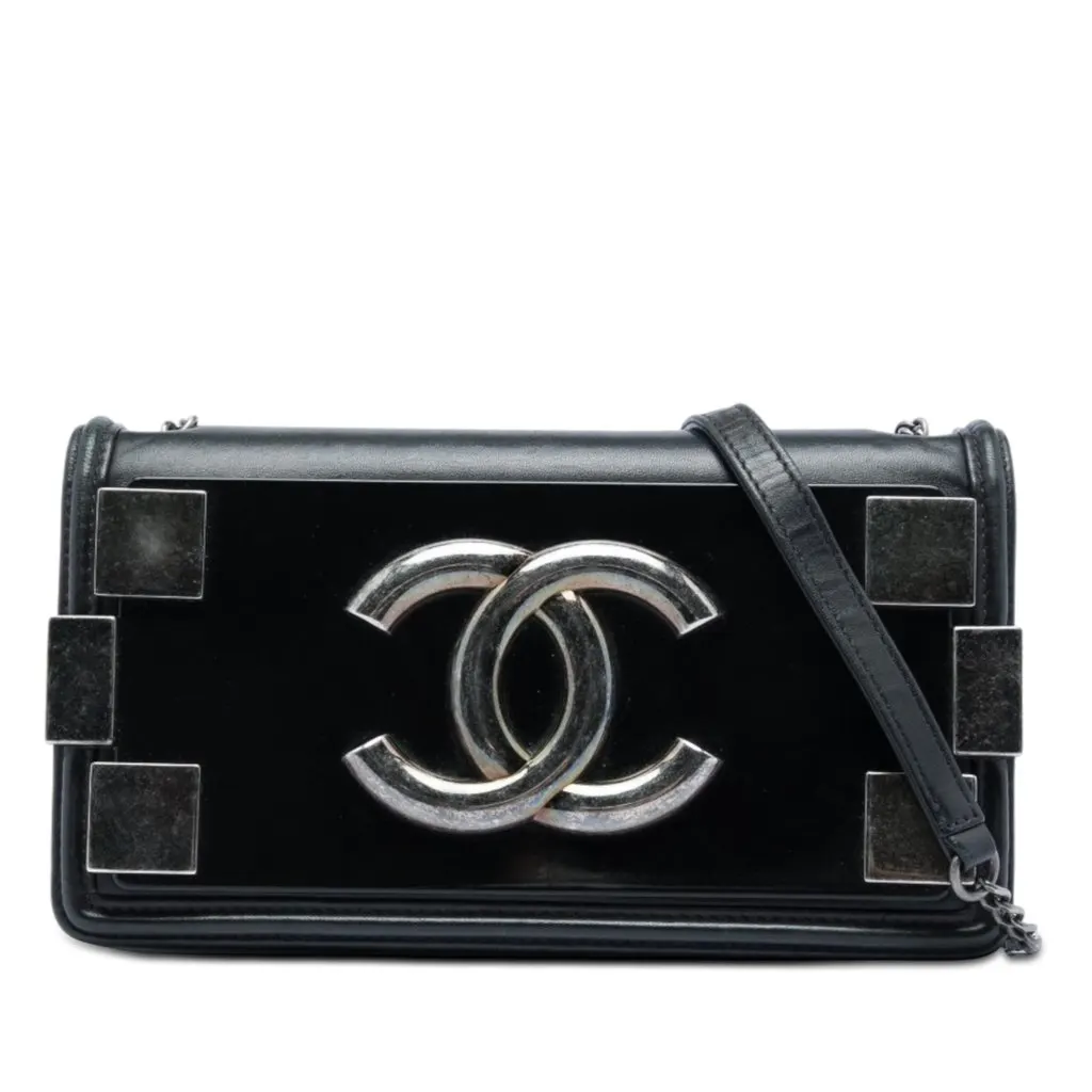 Chanel Lambskin and Acrylic Boy Brick Horizontal Flap Black Leather Very good - Front View