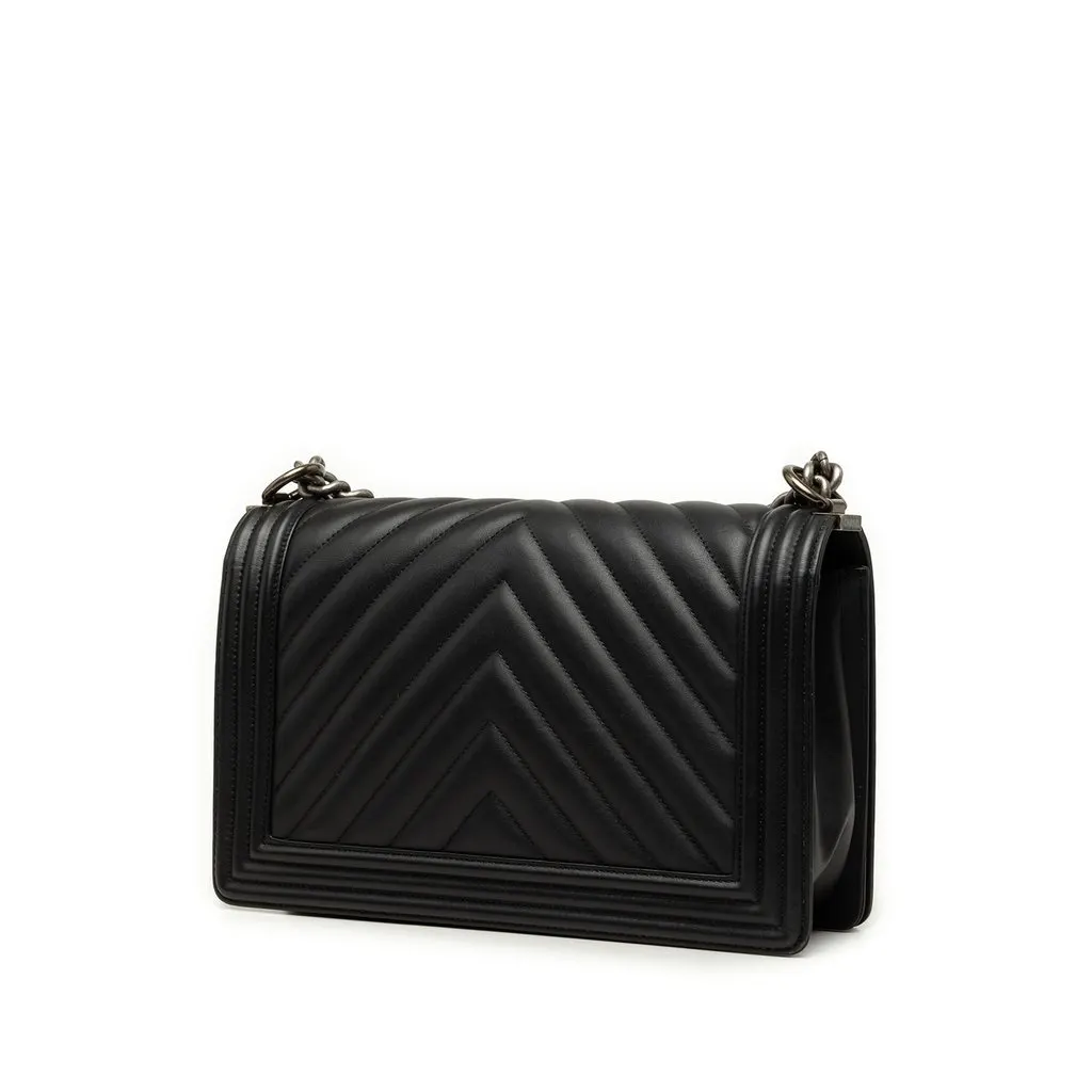 Chanel Medium Chevron Lambskin Boy Flap Black Leather Very good - Back View