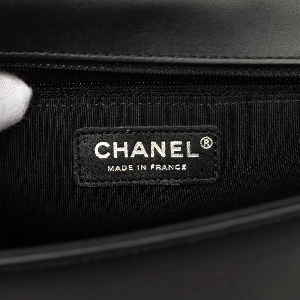 Chanel Medium Chevron Lambskin Boy Flap Black Leather Very good - Box View