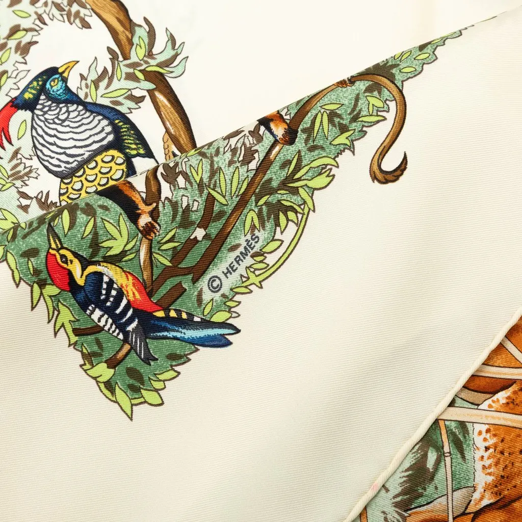Hermès Sichuan Silk Scarf 90 Green Silk Very good - Box View