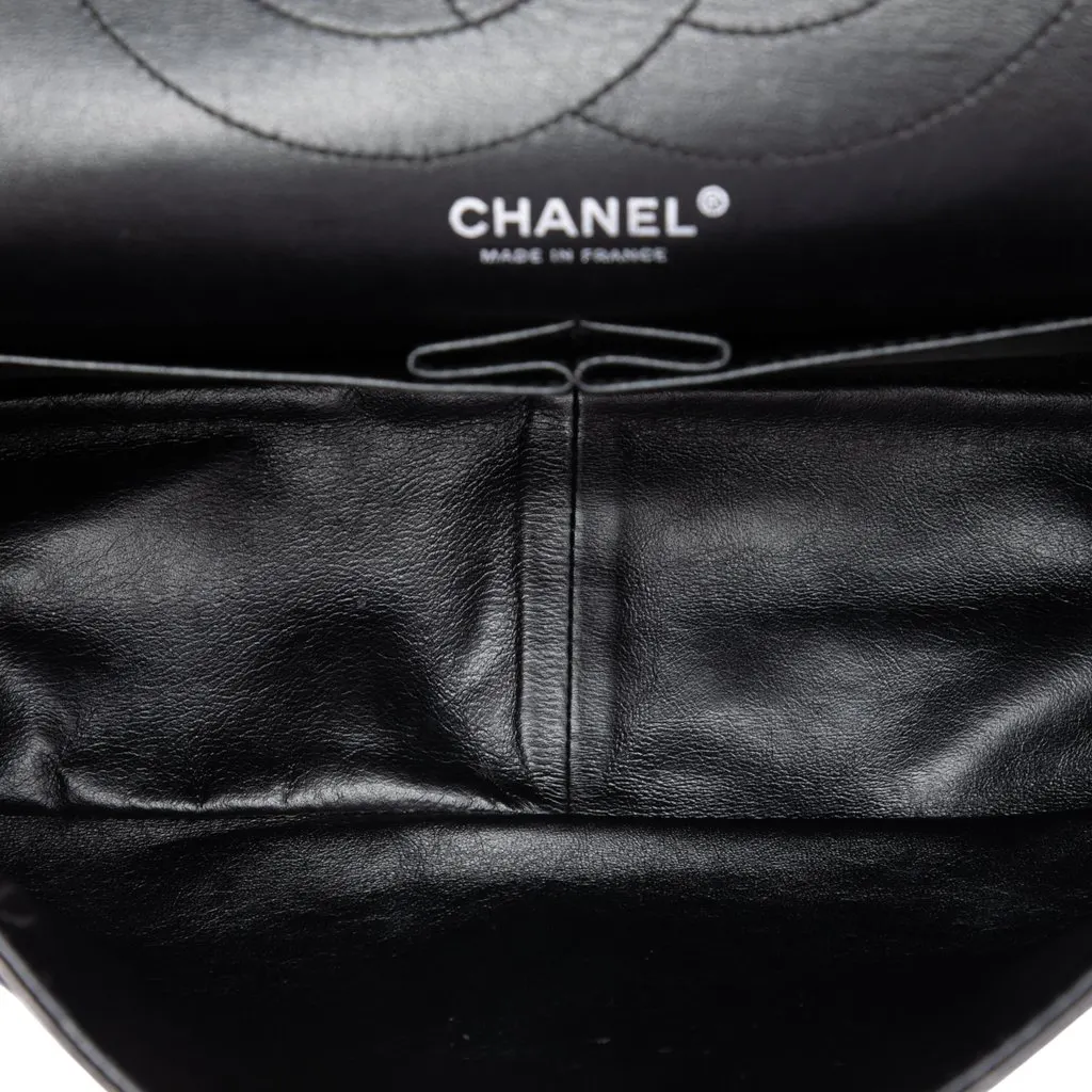 Chanel Quilted Aged Calfskin Reissue 2.55 Double Flap 227 Black Leather Very good - Model View
