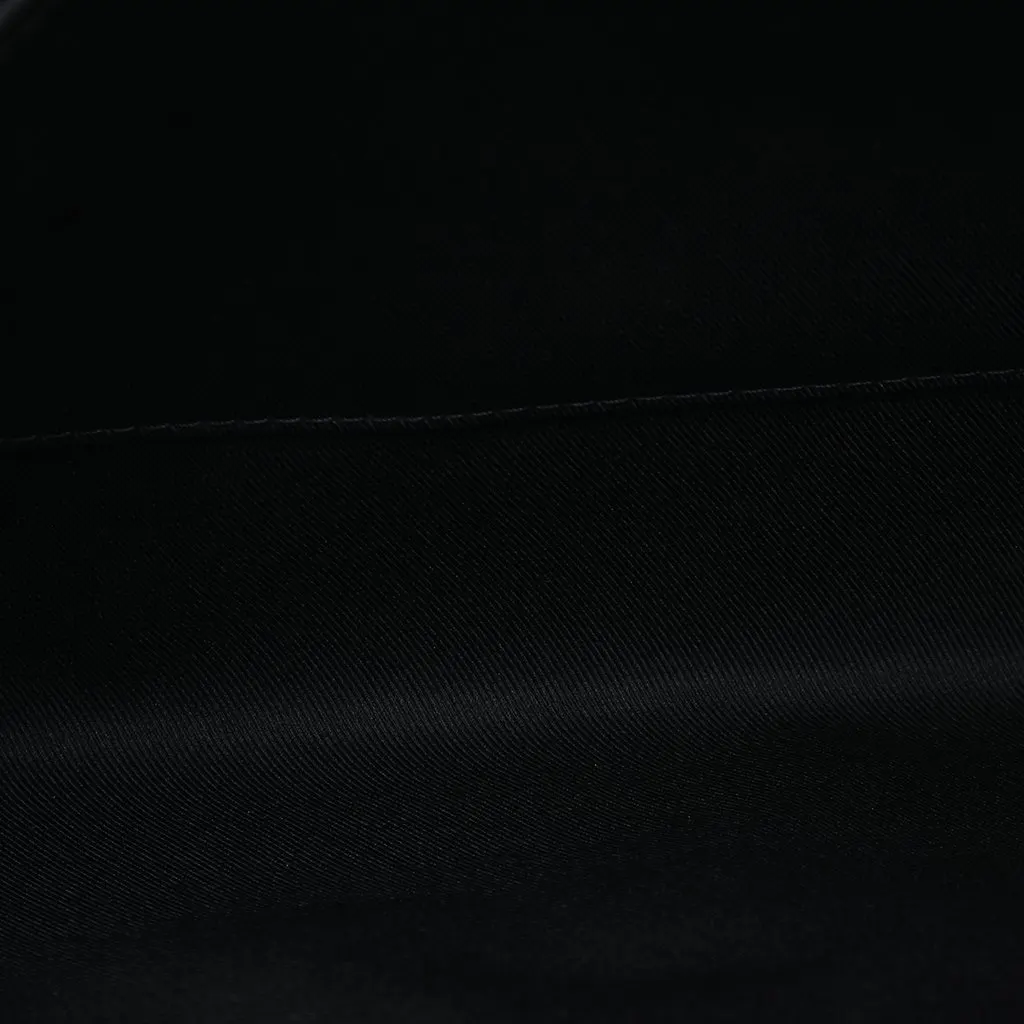 Louis Vuitton Monogram Eclipse Discovery Pochette GM Black Very good - Model View