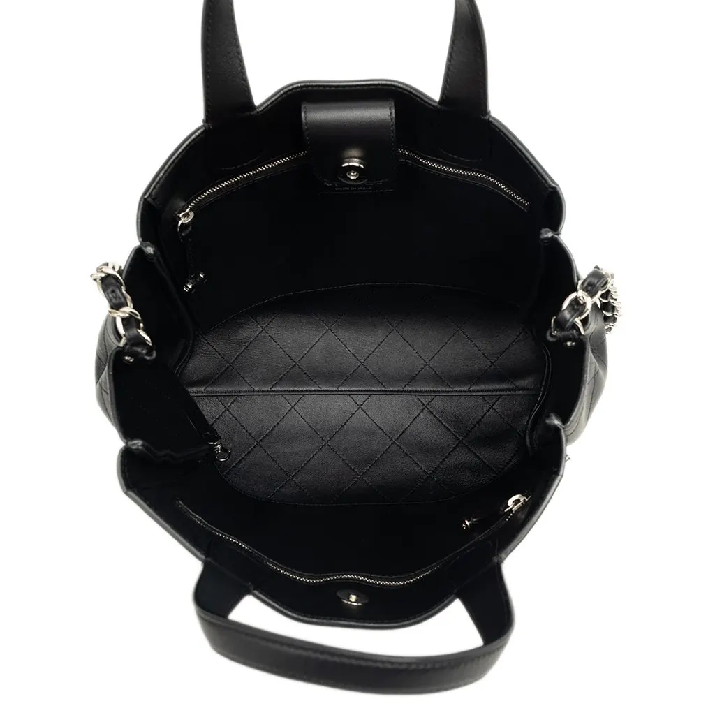 Chanel Medium Stitched Calfskin Lady Coco Shopping Tote Black Leather Very good - Model View