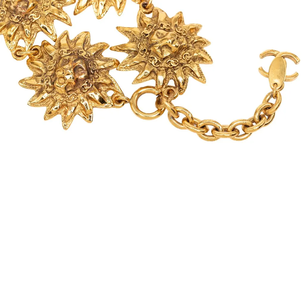 Chanel CC Gold Plated Lion Head Medallion Link Bracelet Gold Metal Very good - Model View
