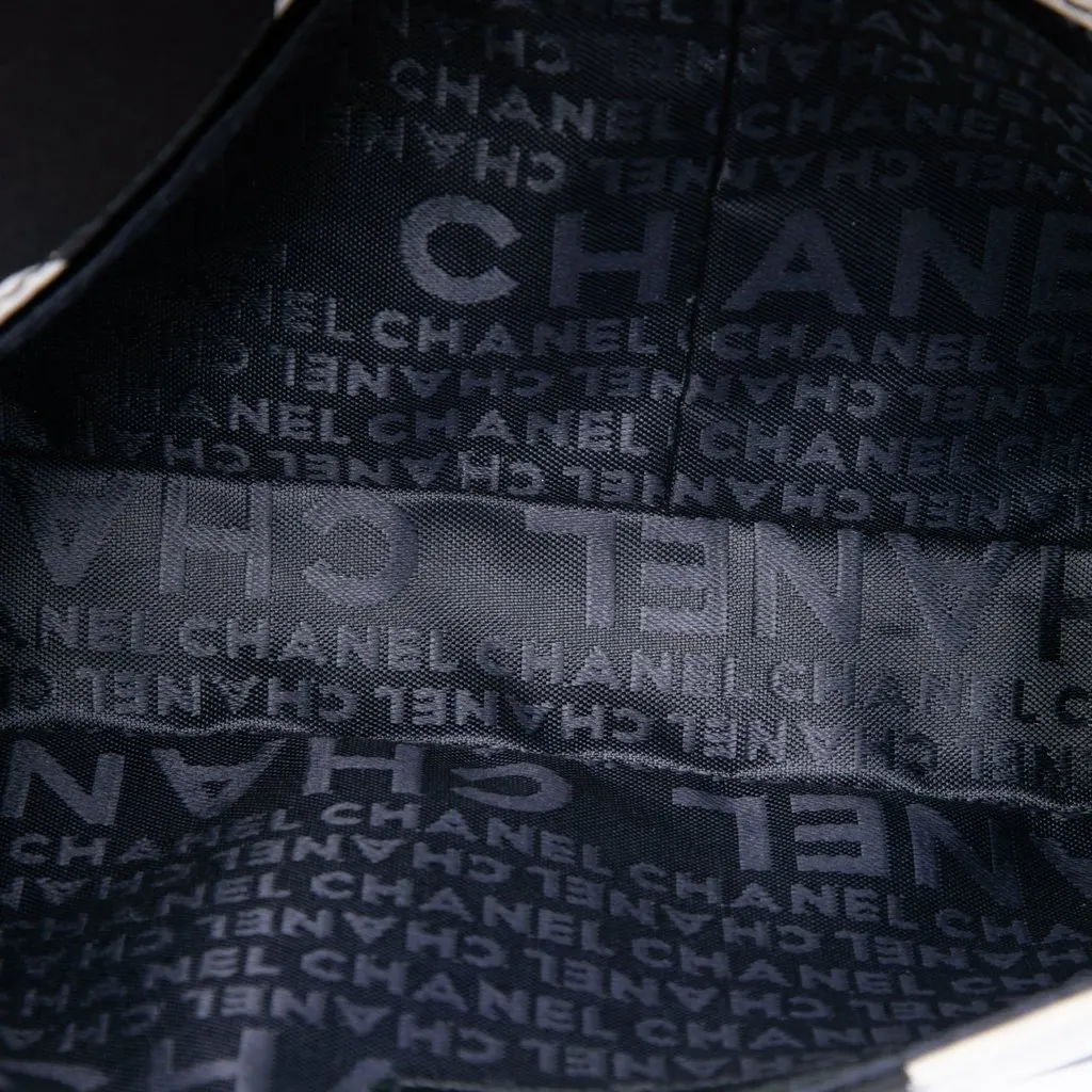 Chanel Small Silk and Lambskin Net Tahiti Flap Black Very good - Model View