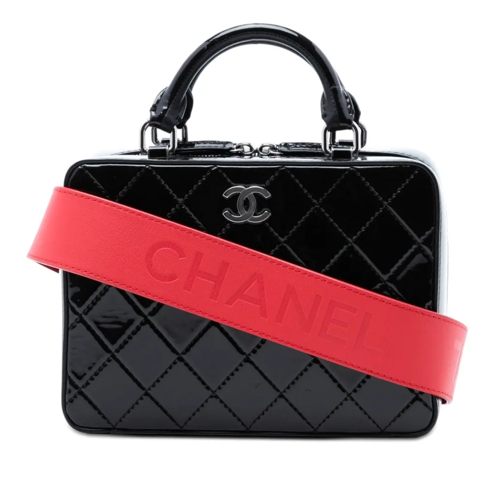 Chanel CC Quilted Patent Travel Kit Vanity Case Black Leather Very good - Front View